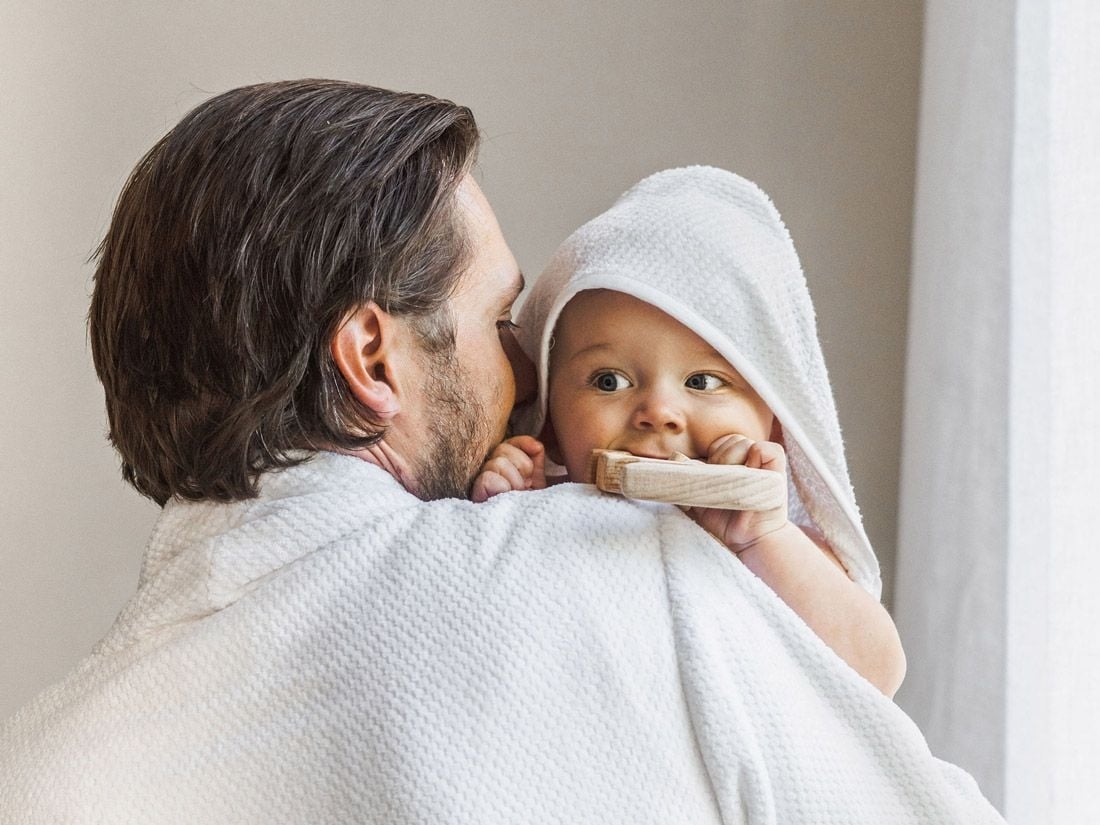 Baby Badetuch Mini Dots Pure White