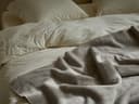Decke aus Recyclingwolle Stone Brown 150 × 220