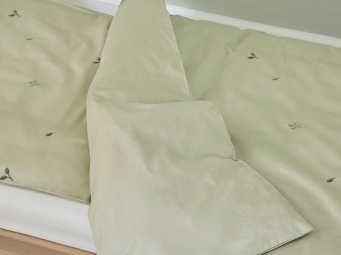 Kinderbettwäsche Baumwollsatin Light Olive Botanical
