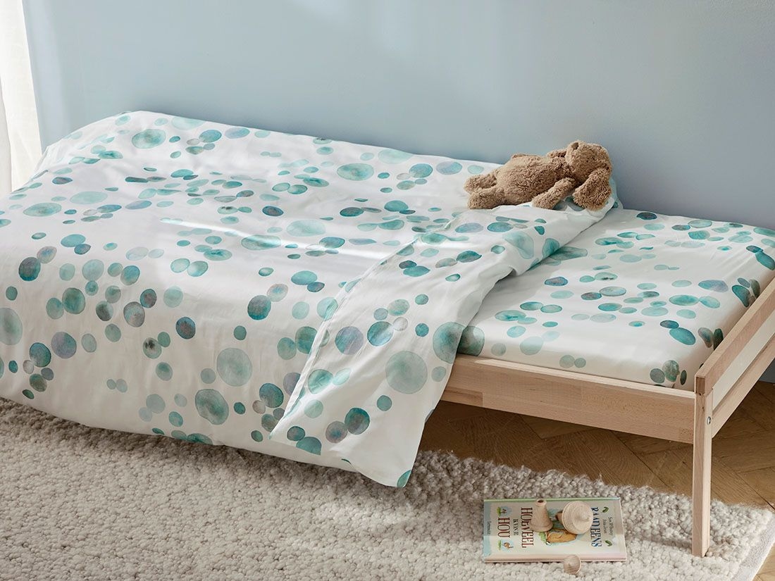 Kinderspannbettlaken Baumwollsatin Watercolor Dots Sea Green